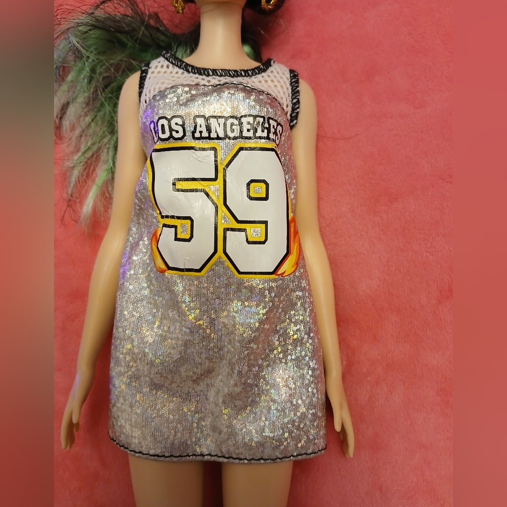 NWOB Collectible Barbie Fashionista Doll #110. - Picture 4 of 6
